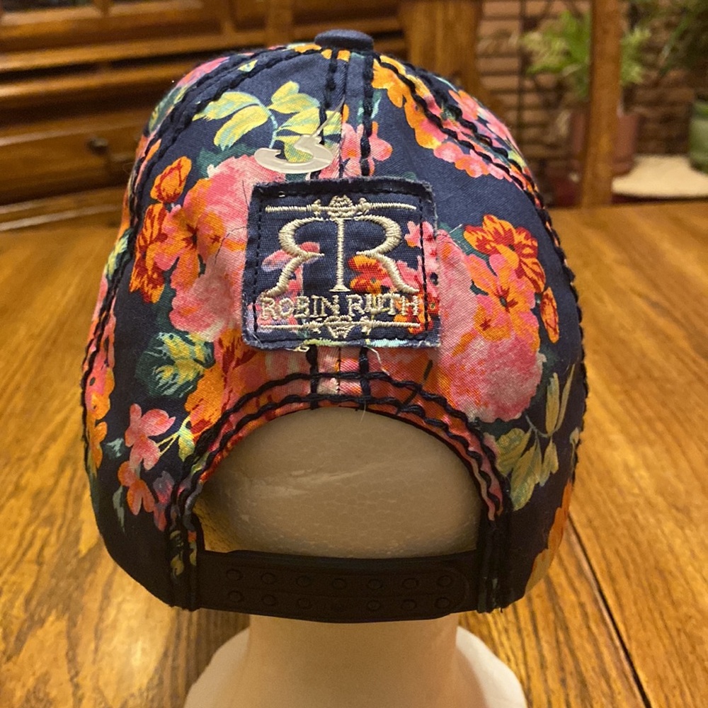 NWOT Robin Ruth hat - Picture 3 of 9